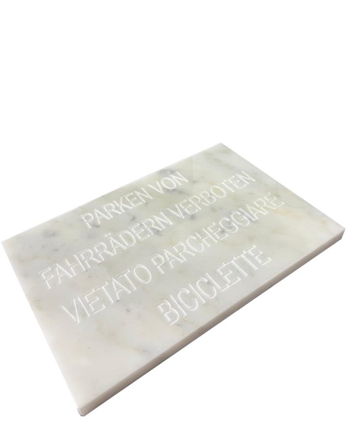SEGNALE VIETATO PARCHEGGIARE BICI IN MARMO BIANCO CARRARA 2CM
