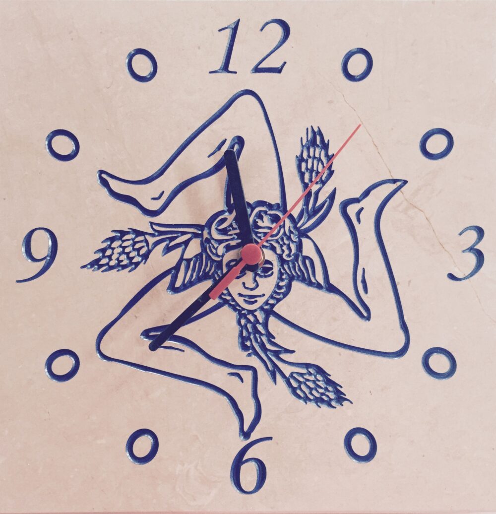 Orologio in pietra stemma nazione/regione  25 x 25 cm